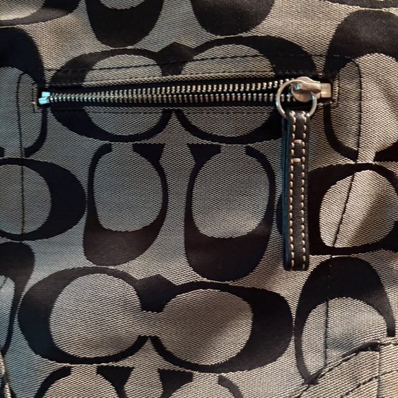 Coach Signature C Canvas Crossbody and matching wallet - Picture 4 of 16